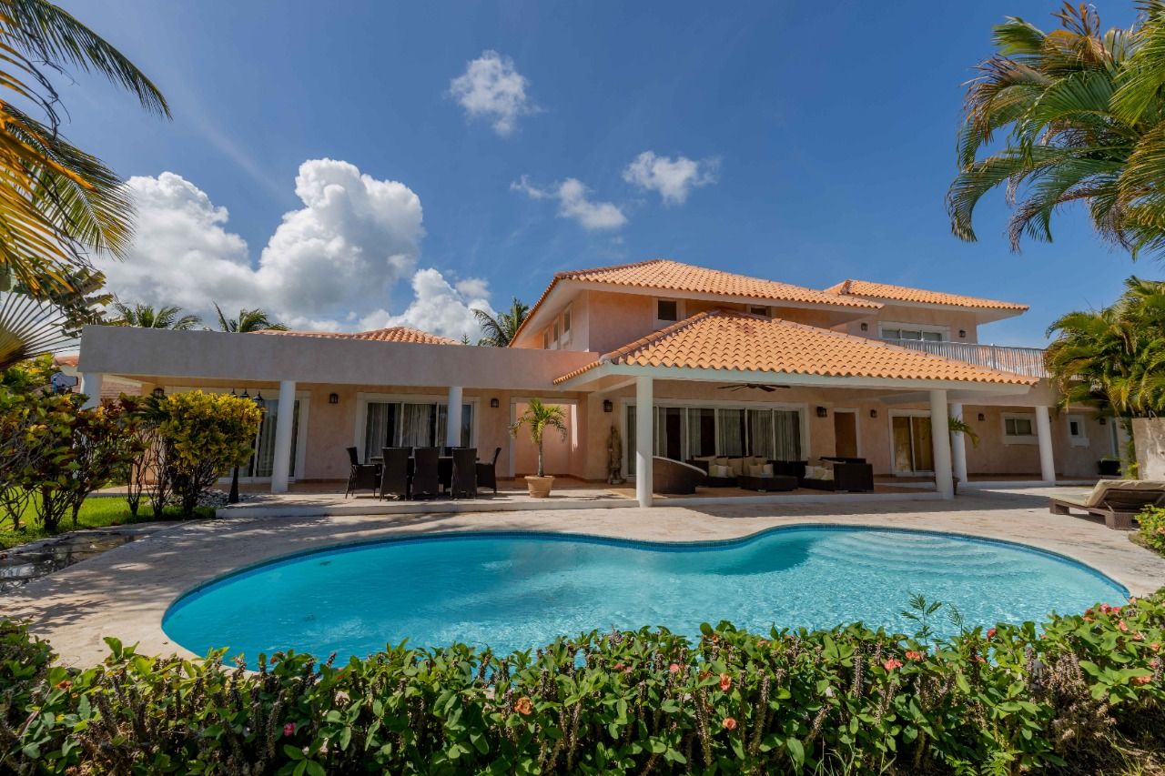 ESPACIOSA VILLA DE LUJO — foto 2