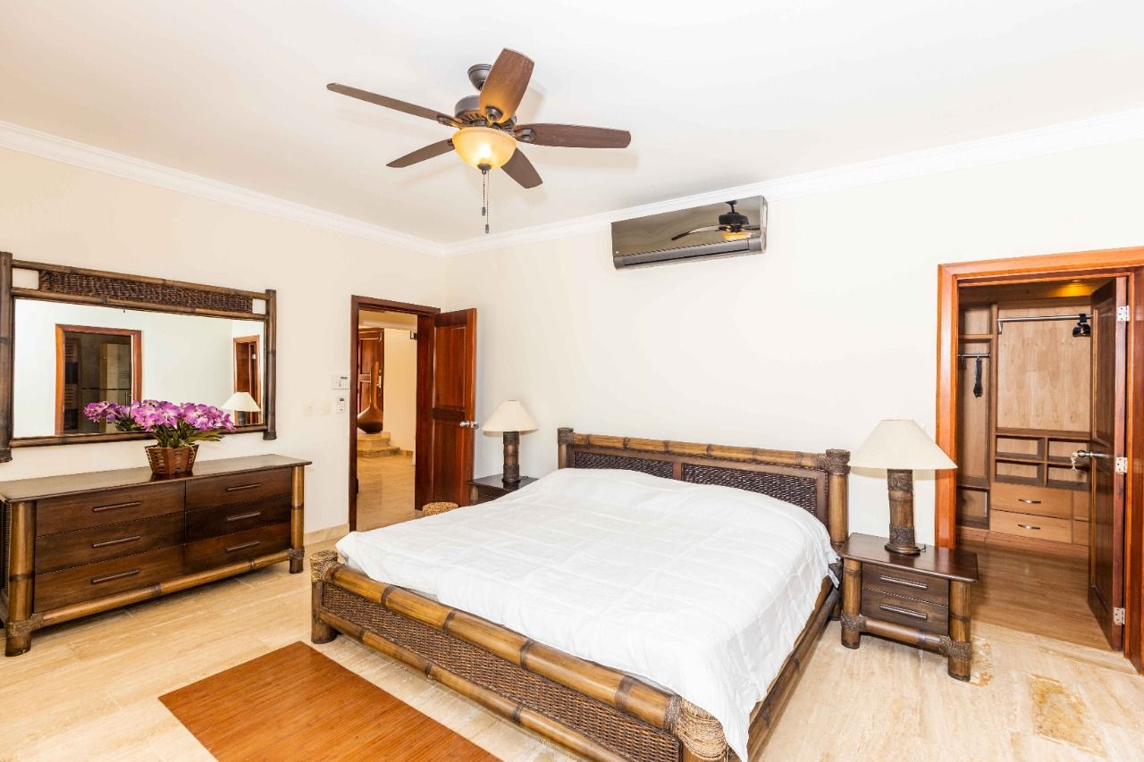 ESPACIOSA VILLA DE LUJO — foto 4