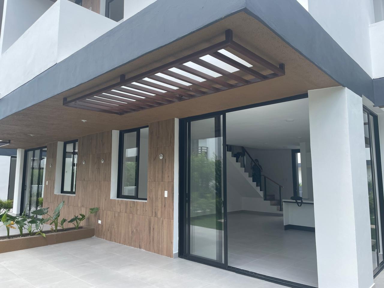 Townhouse en alquiler, Palmas 2, VistaCana.
